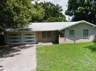 303 Glen Oaks Rd, Bonham, TX 75418