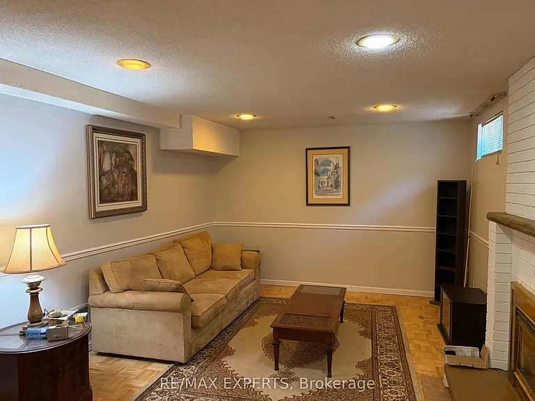 9 Queen Post Dr #BASEMENT — Photo 3