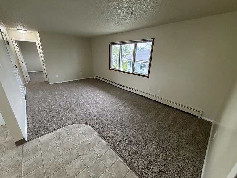 821 N Hoyt St #6 — Photo 2