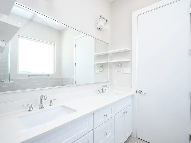5904 Gardendale Dr #B — Photo 33