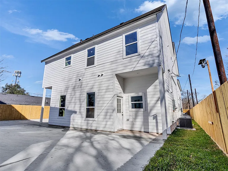 5128 Clover St #B — Photo 28