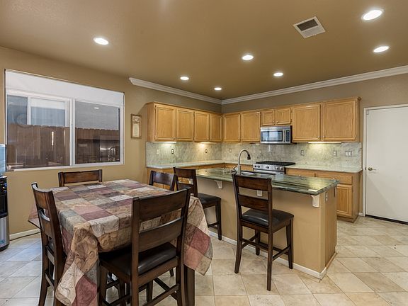 4th image of 1189 Cove View Way