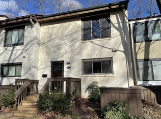 2015 Golf Course Dr, Reston, VA 20191