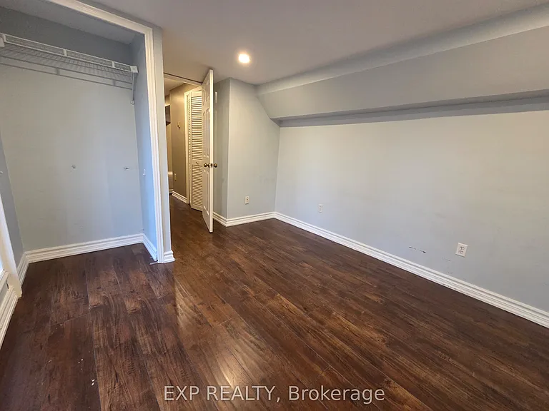 696 Penny Ln #LOWER — Photo 10