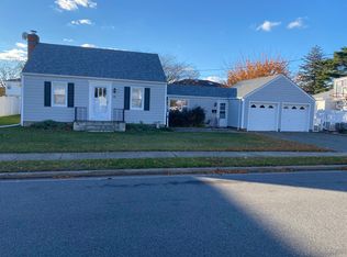 10 Lexington Ave, Bethpage, NY 11714