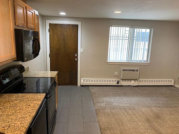 2nd image of 1431 Pearl St APT 104