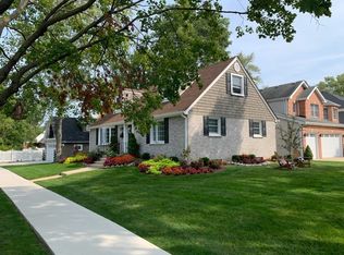 753 S Kearsage Ave, Elmhurst, IL 60126