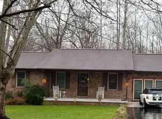 1404 Deer Lodge Hwy, Sunbright, TN 37726