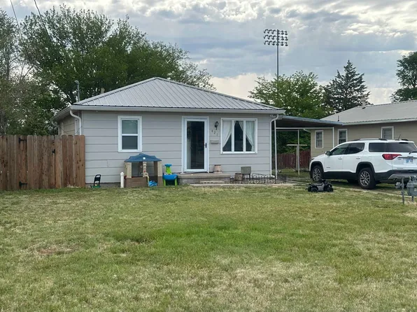 421 S Commercial Ave, Plainville, KS 67663