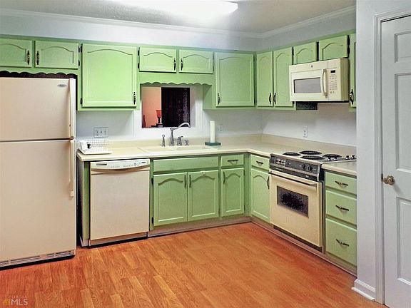 5th image of 7122 Forest Ln