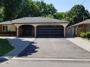 23 Pitcairn Cres, Toronto, ON M4A 1P5