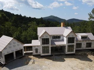 111 Saratay Falls Dr, Cashiers, NC 28717