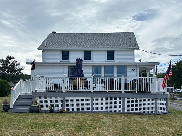 1085 Post Rd