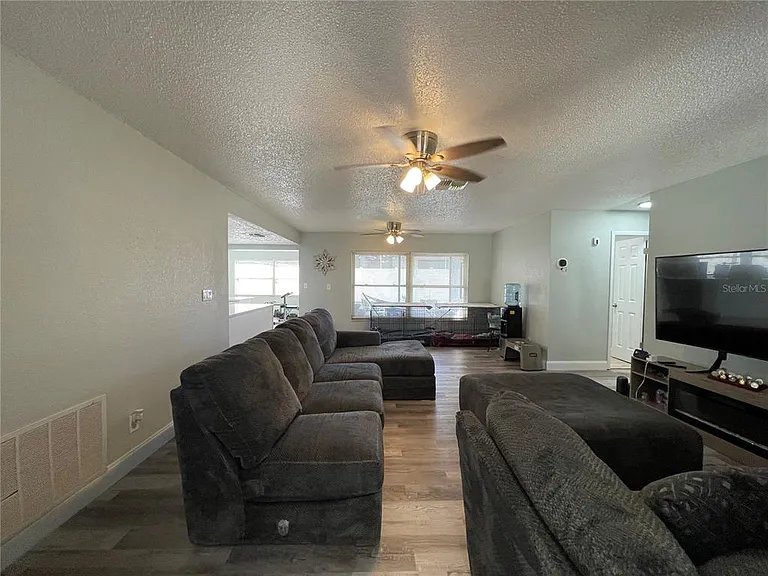 8910 Elm Leaf Ct — Photo 6