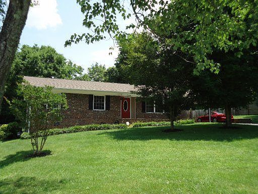 2nd image of 5018 Fieldcrest Ln