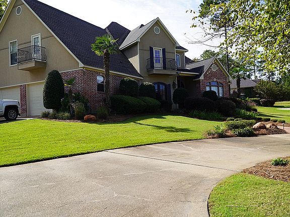 2nd image of 2925 Long Lake Dr