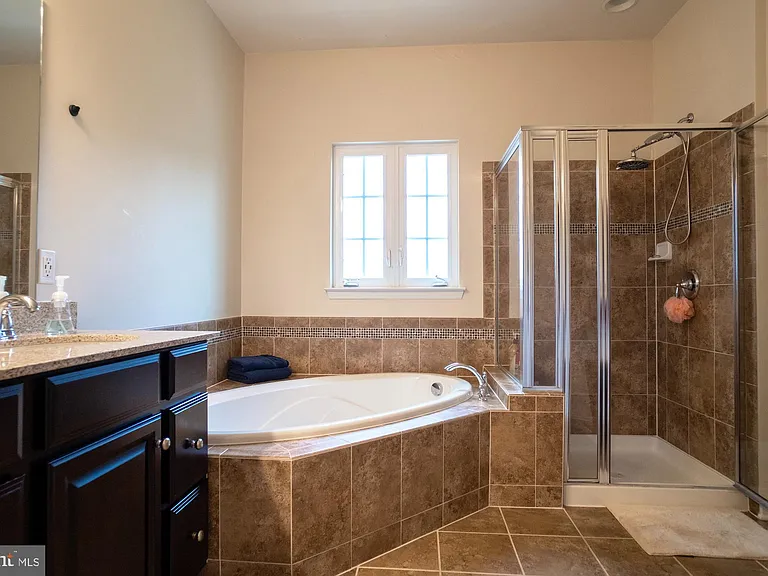 3827 Cullingworth Rd — Photo 12