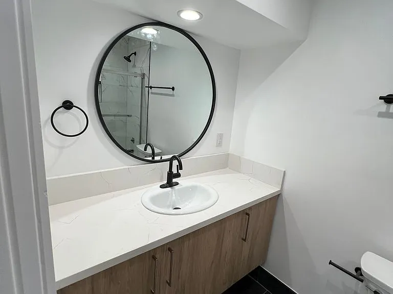 6948 Vesper Ave — Photo 17