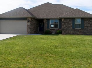 304 E Willow St, Clever, MO 65631