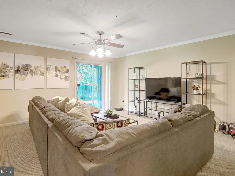 8819 Hardesty Dr — Photo 24