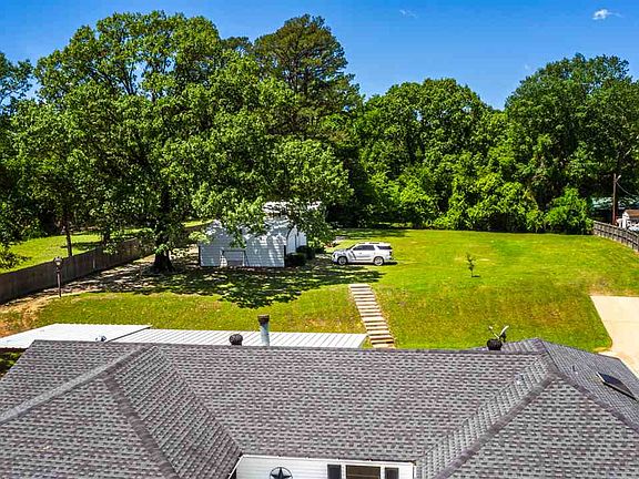 5th image of 259 Echo Ln
