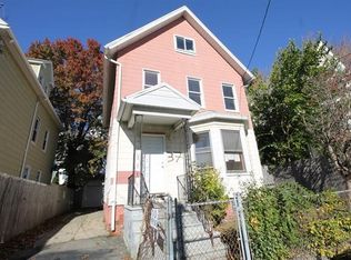 37 Autumn St, Bridgeport, CT 06608