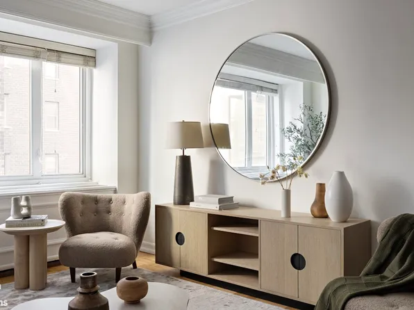 411 East 53rd Street image 3 of 8