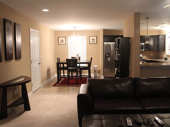3rd image of 2508 Glascow Ln