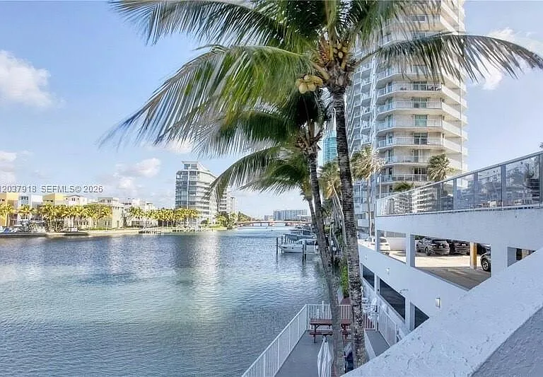 5880 Collins Ave #302 — Photo 25
