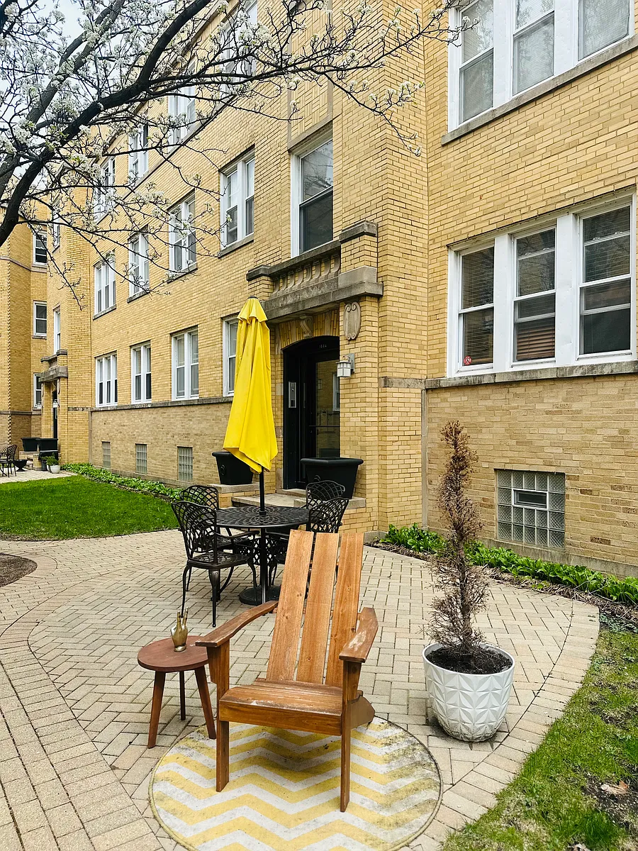 Building Photo - 1334 W Estes Ave #3S