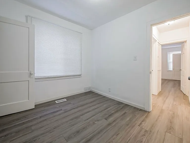 19410 Cliff St #1 — Photo 8