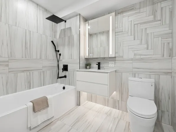 428 East 9th Street image 3 of 26