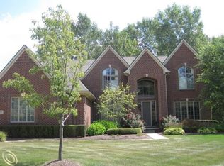 8416 Chatham Dr #46, Canton, MI 48187