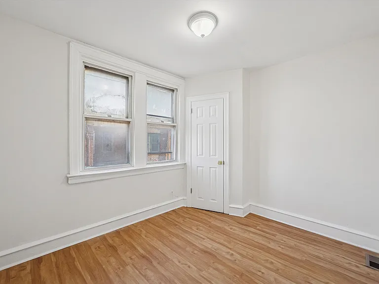 1623 S Lindenwood St — Photo 24