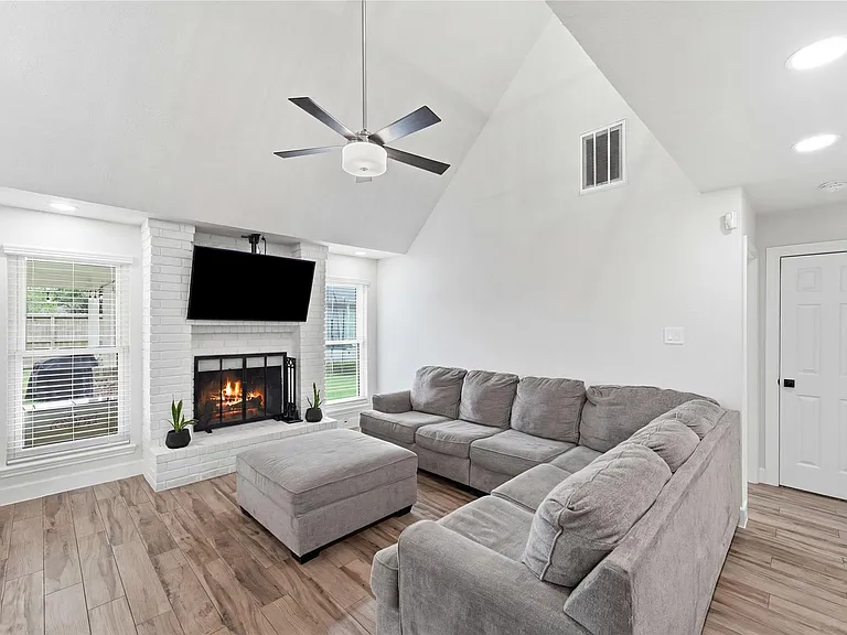 5234 Findlay Dr — Photo 5