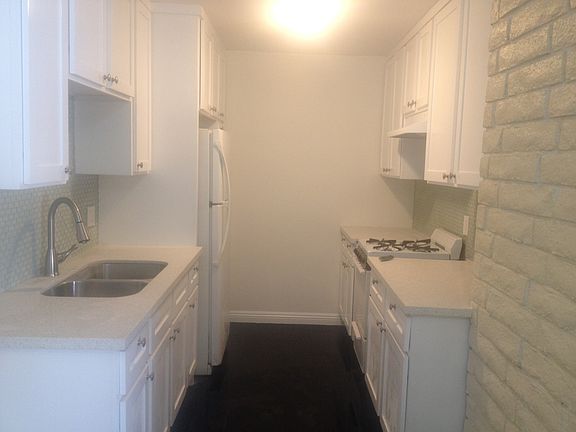 3rd image of 11841 Mayfield Ave APT 8