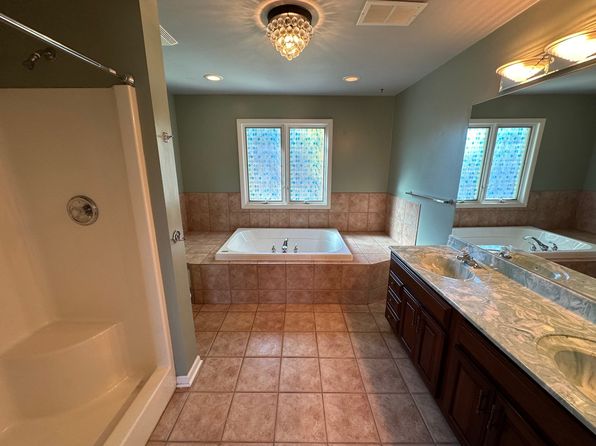 606 S York St, Elmhurst, IL 60126