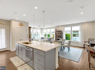 2324 Wind Charm St UNIT 201, Herndon, VA 20171