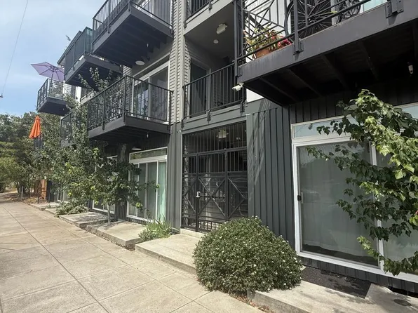 Pav02 - SE Knight, 7171 SE Knight St #206, Portland, OR 97206