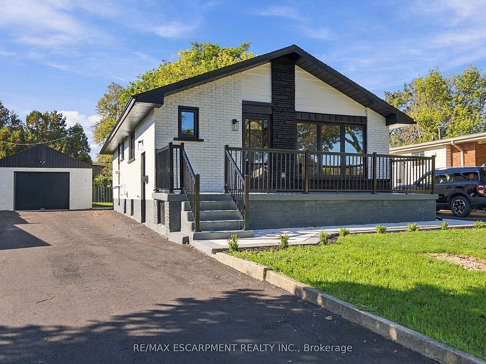 1st image of 46 Bobolink Rd