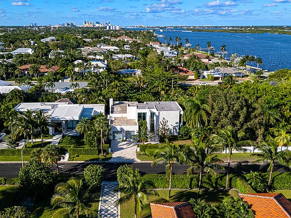 3rd image of 125 Churchill Road