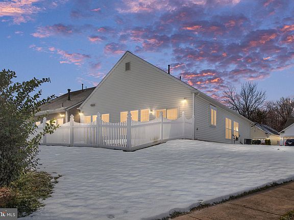 3rd image of 31 Chantilly Pl