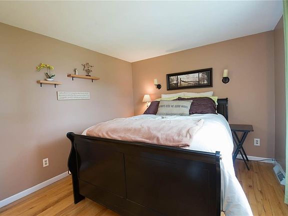 2nd image of 4907 Driftwood Dr