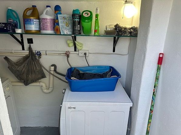 miami-florida-443595097 picture