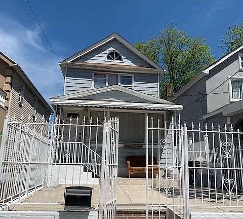 2nd image of 612 Leland Ave