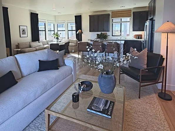 2416 E Modesto Ln, Tempe, AZ 85288
