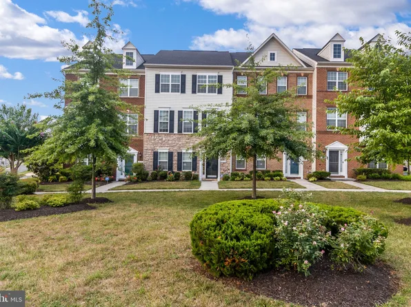 2113 Saint Josephs Dr, Bowie, MD 20721