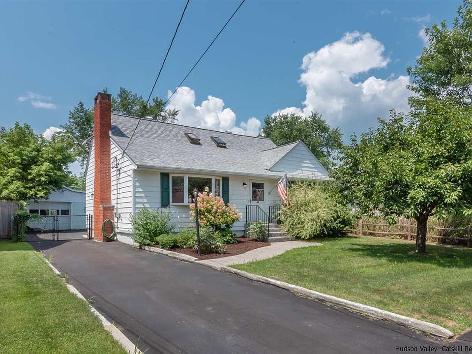 1st image of 19 Bennett Ave