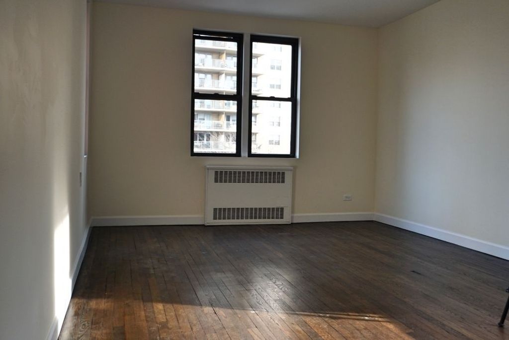 1 Bed 1 Bath Property, New York • 800 Sq Ft