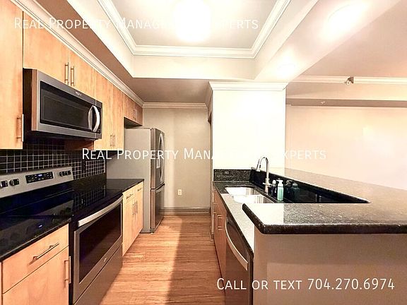 2nd image of 300 W 5th St APT 215
